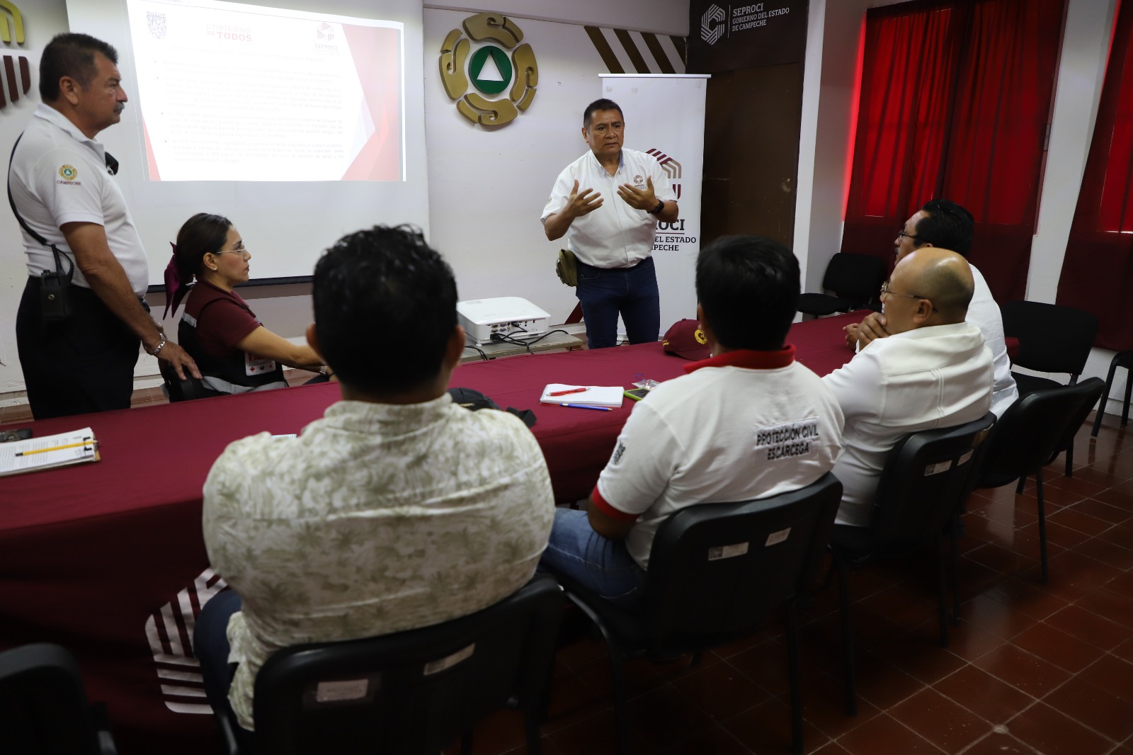 SE REALIZA MESA DE TRABAJO CON LA DIRECCIÓN DE PROTECCIÓN CIVIL DEL MUNICIPIO DE ESCÁRCEGA