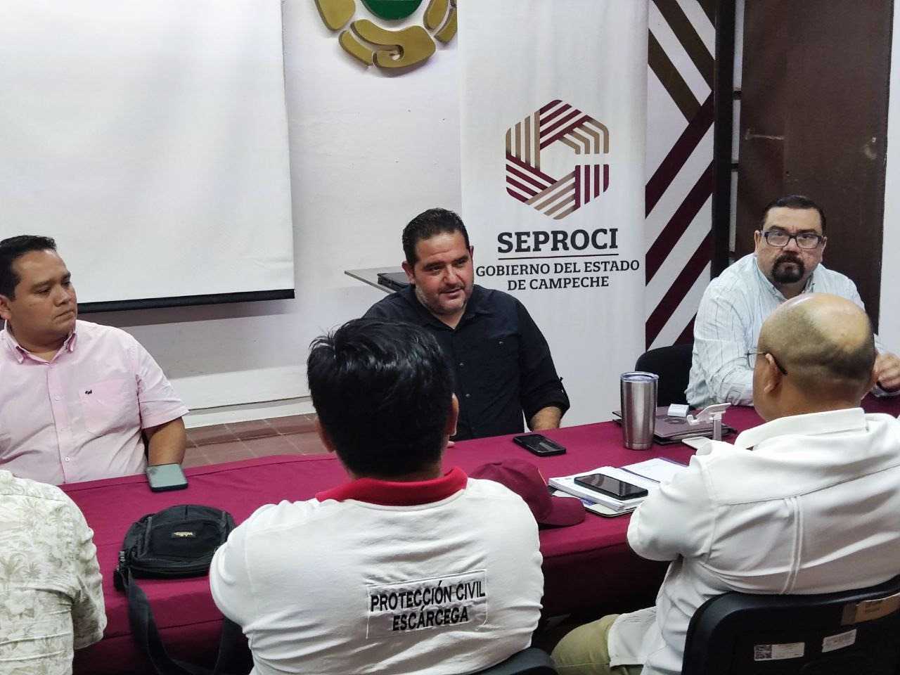 SE REALIZA MESA DE TRABAJO CON LA DIRECCIÓN DE PROTECCIÓN CIVIL DEL MUNICIPIO DE ESCÁRCEGA
