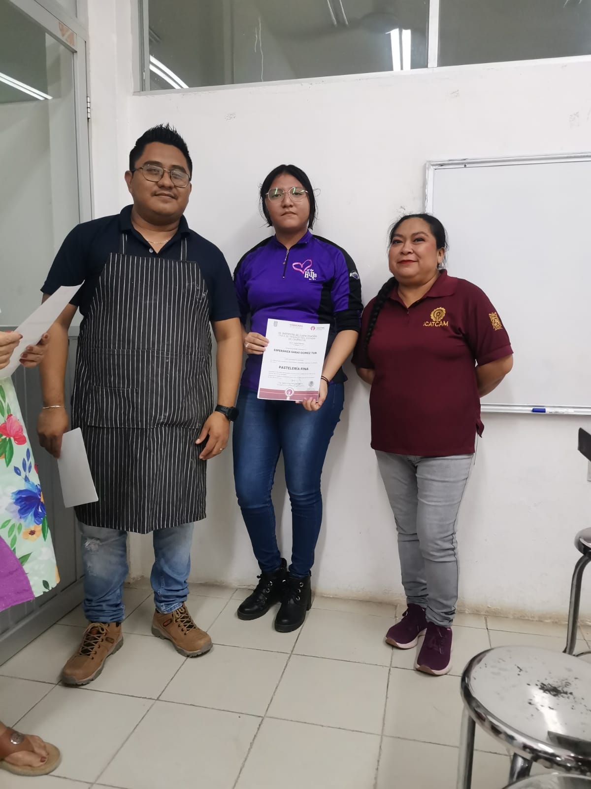 ENTREGA DE CONSTANCIAS EN EL ICAT ACCIÓN MÓVIL SEYBAPLAYA A LAS Y LOS ALUMNOS DE LOS CURSOS DE PASTELERÍA FINA Y WINDOWS E INTERNET