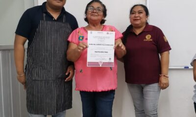 ENTREGA DE CONSTANCIAS EN EL ICAT ACCIÓN MÓVIL SEYBAPLAYA A LAS Y LOS ALUMNOS DE LOS CURSOS DE PASTELERÍA FINA Y WINDOWS E INTERNET