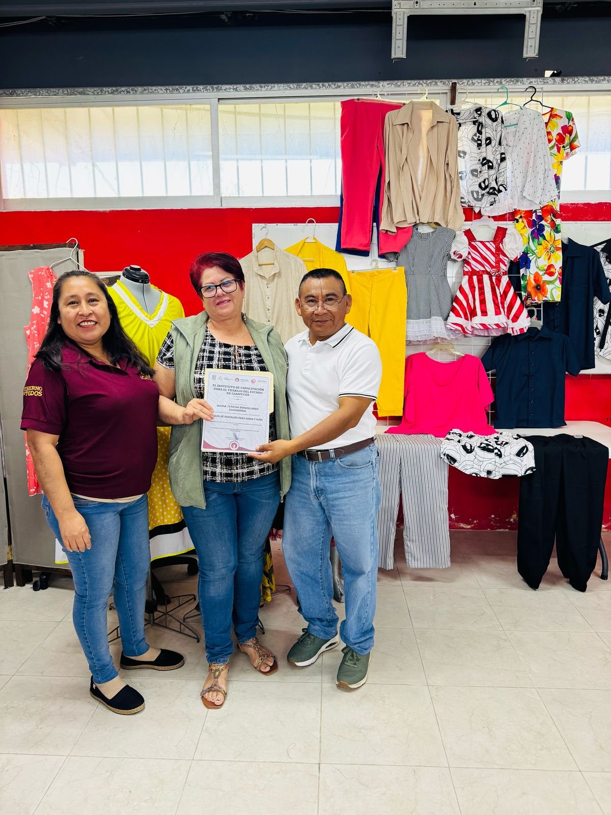 ICAT PLANTEL CARMEN REALIZA ENTREGA DE CONSTANCIAS A ALUMNAS QUE FINALIZARON EXITOSAMENTE CURSOS DEL CAMPO FORMATIVO DE VESTIDOS Y TEXTIL