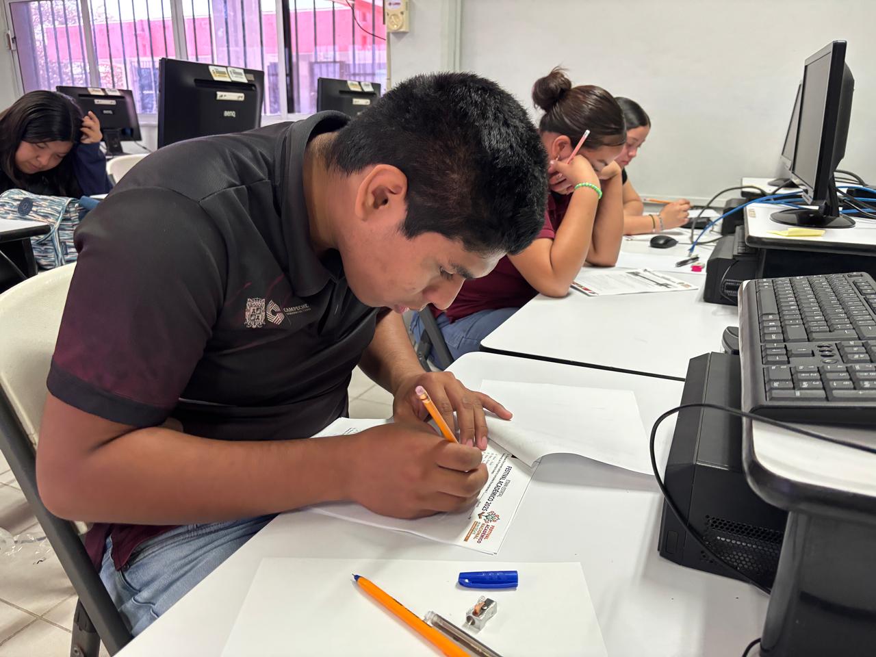 SE ALISTA DELEGACIÓN DE ALUMNAS Y ALUMNOS DEL CECyTEC PARA PARTICIPAR EN EL FESTIVAL ACADÉMICO NACIONAL