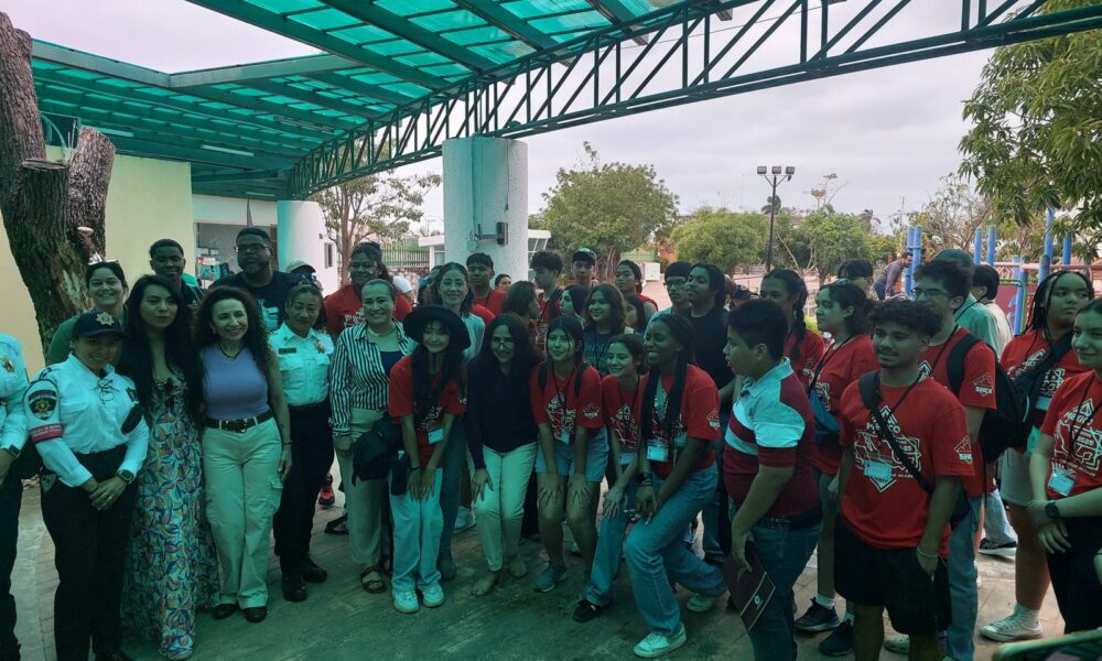 SONRISAS EN PARQUE XIMBAL