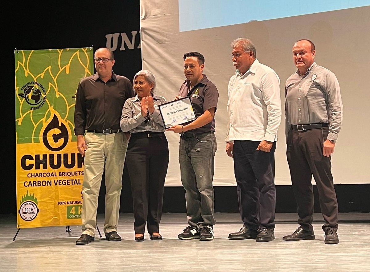 SEDECO Y UNACAR PRESENTARON EL FORO CHUUK: EMPRENDER, ARDER Y CRECER