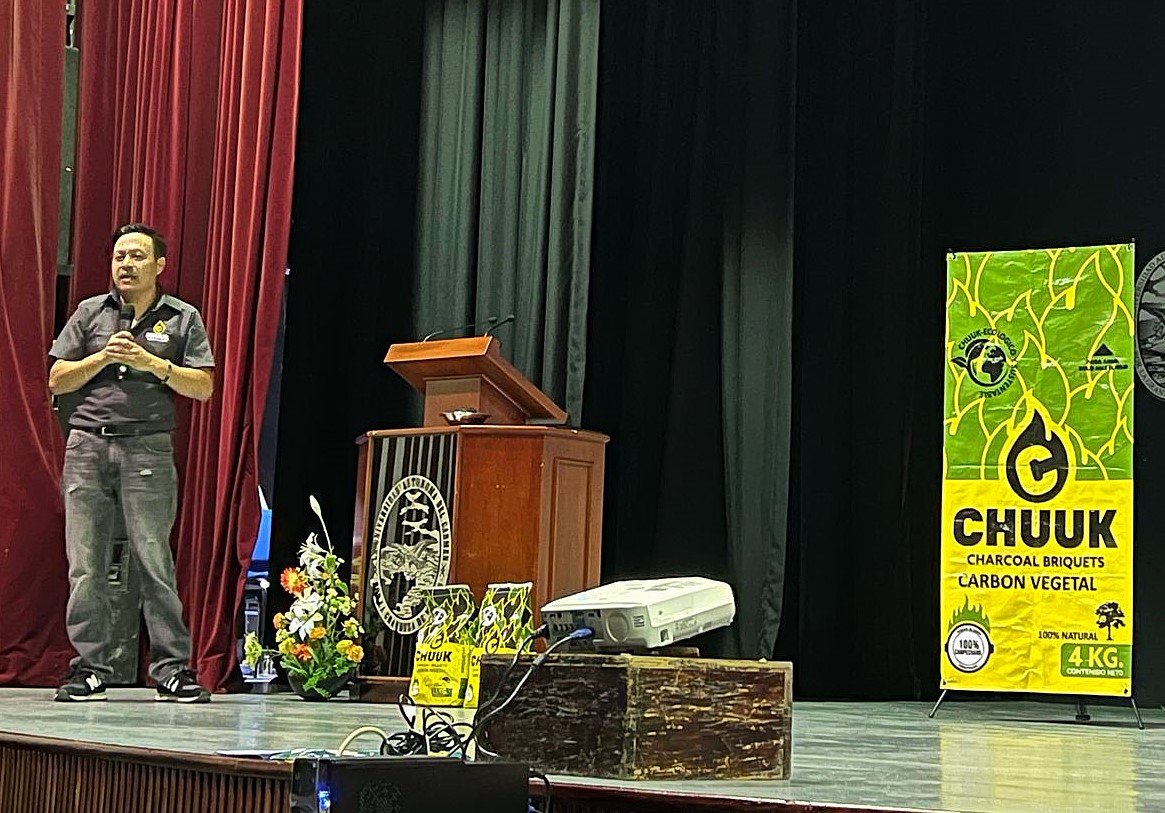 SEDECO Y UNACAR PRESENTARON EL FORO CHUUK: EMPRENDER, ARDER Y CRECER