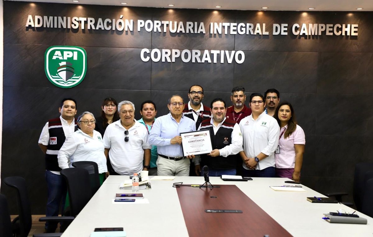 SEPROCI ENTREGA CONSTANCIA DE ACREDITACIÓN DEL PROGRAMA INTERNO A LA ADMINISTRACIÓN PORTUARIA INTEGRAL