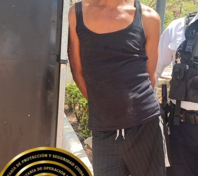 POLICÍA MUNICIPAL DE CALKINÍ ASEGURA A SUJETO