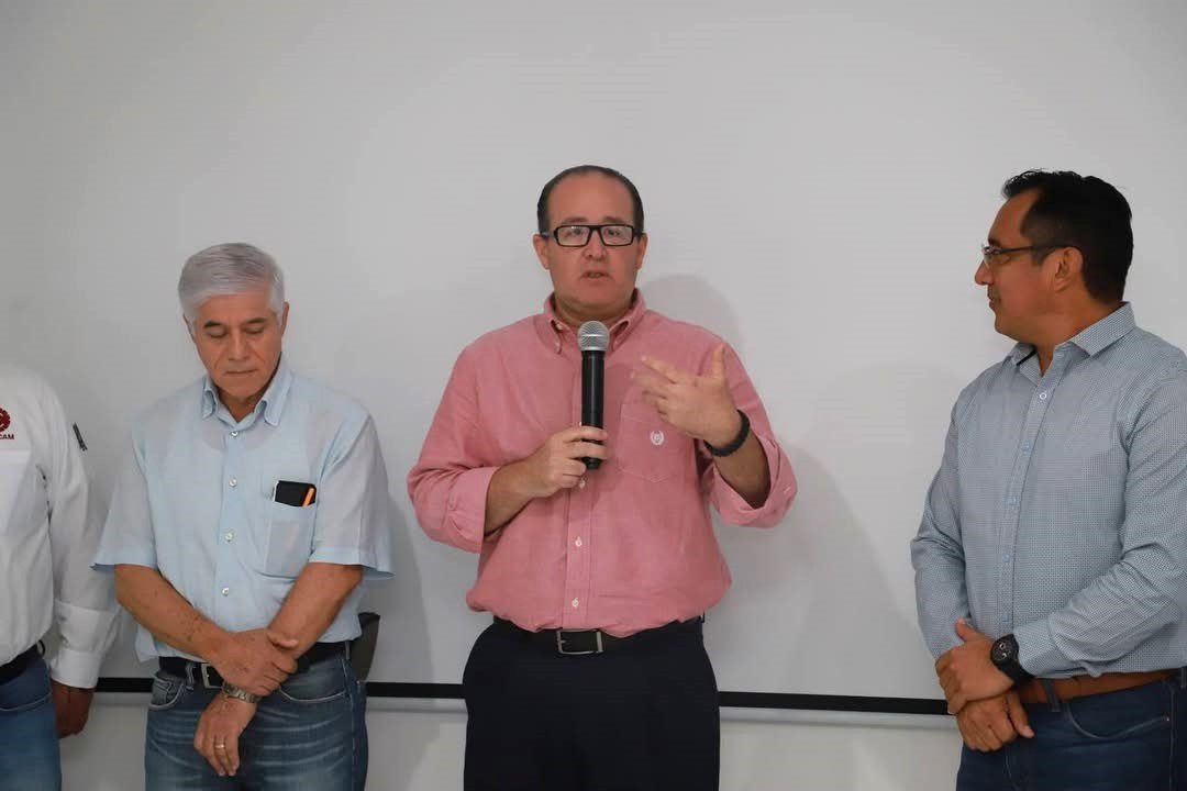 PRESENTA SEDECO LA CAMPAÑA DE REGISTRO DE MARCA Y EL PROGRAMA DE DESARROLLO DE PRODUCTOS ANTE DIRECTIVOS DEL ICATCAM