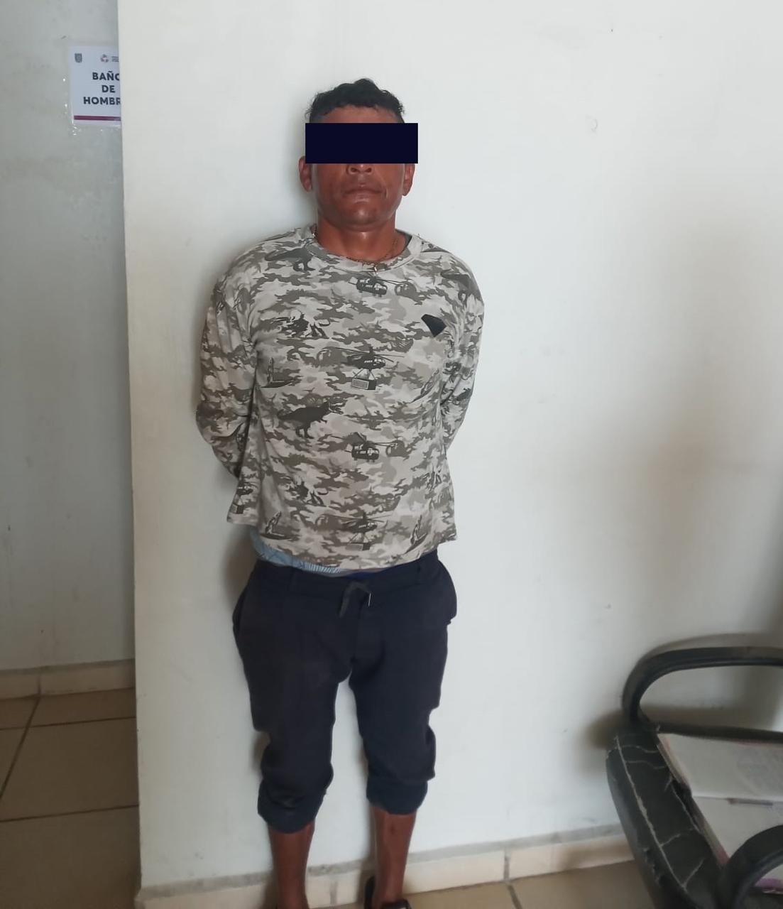 SPSC ASEGURA A SUJETO EN POSESIÓN DE PRESUNTA DROGA EN CHAMPOTÓN