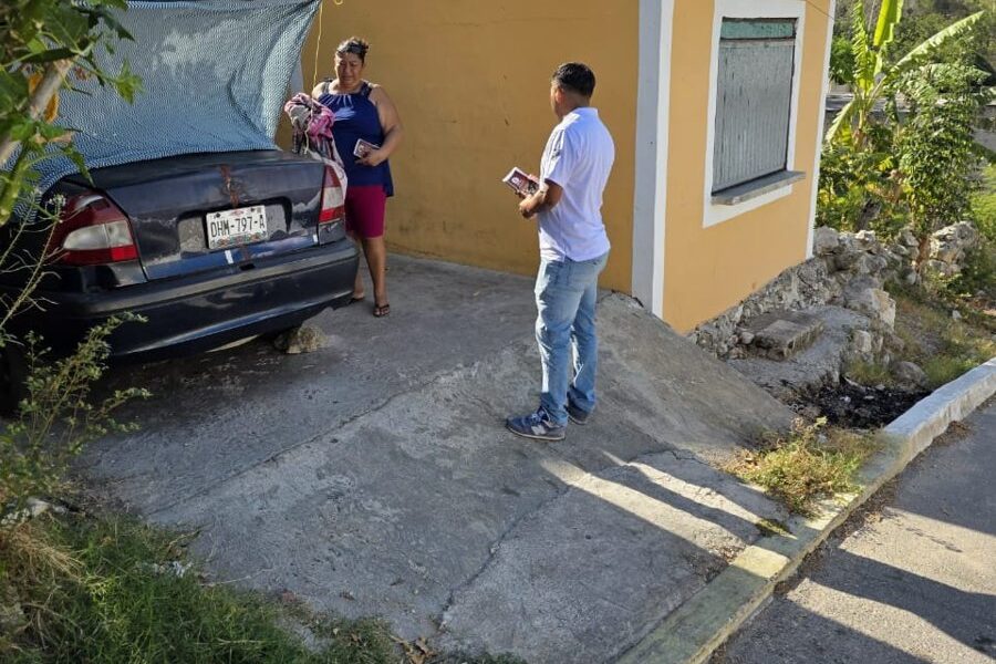 ICAT ACCIÓN MÓVIL SEYBAPLAYA REALIZA VOLANTEO EN LA COLONIA SAN ISIDRO DE ESTE MUNICIPIO