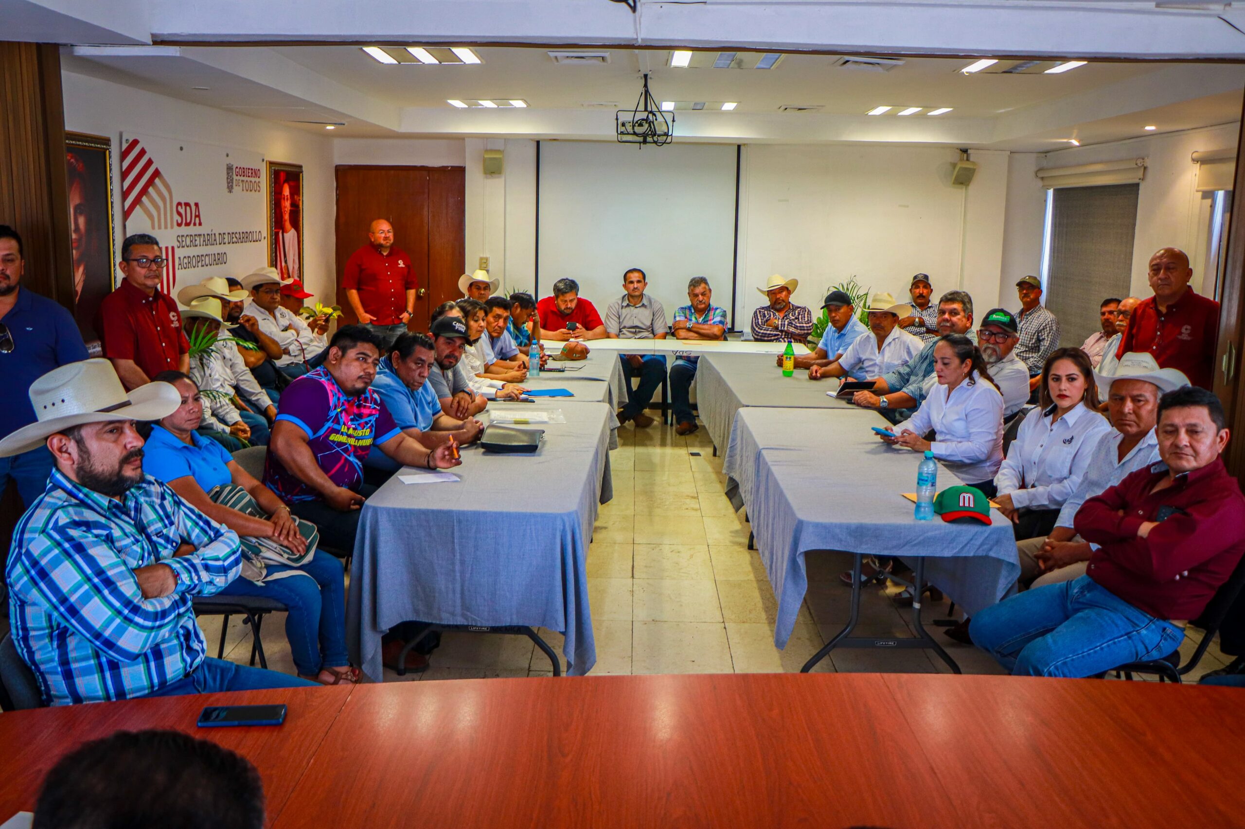REUNIÓN CON PRESIDENTES GANADEROS DEL ESTADO