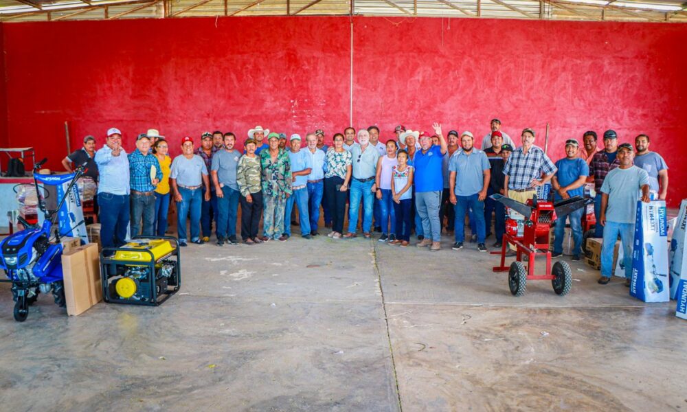 ENTREGA DE APOYOS E INSUMOS A LA ACTIVIDAD GANADERA EN MELCHOR OCAMPO