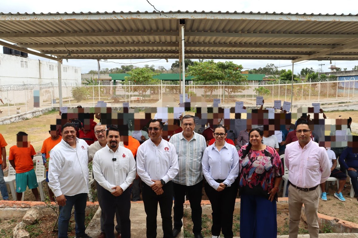 IEEA ENTREGA CERTIFICADOS DE EDUCACIÓN BÁSICA EN CERESO KOBÉN, CAMPECHE