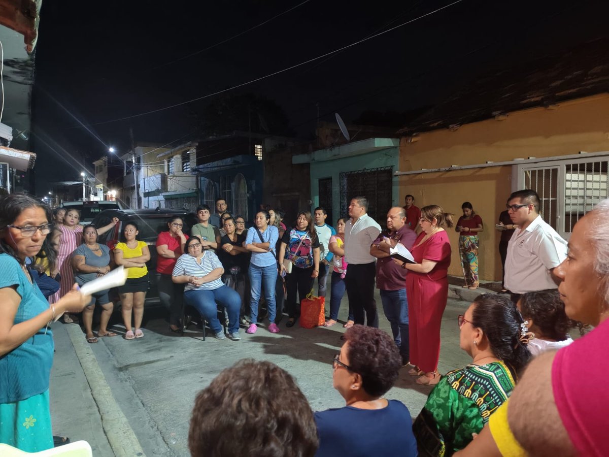 SPSC SE REÚNE CON VECINOS DE LA COLONIA GUANAL EN CARMEN