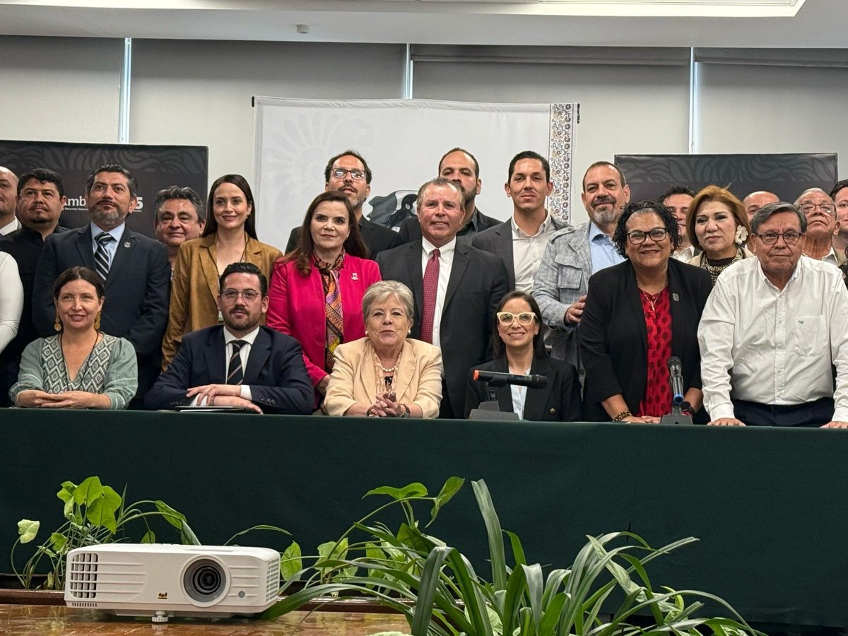 PRESENTAN DIRECTIVA DE LA ANAAE ANTE SEMARNAT