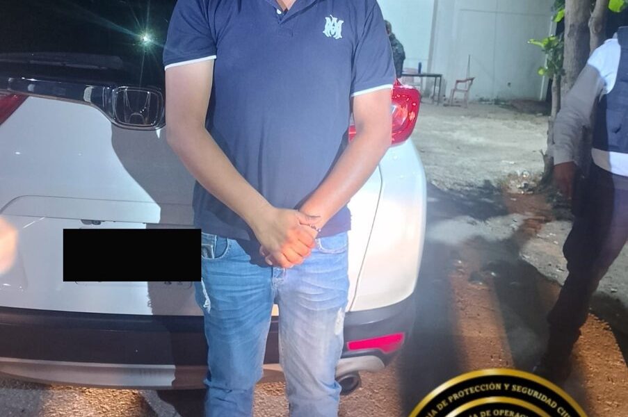 SPSC ASEGURA A DOS SUJETOS Y RECUPERA VEHÍCULO CON REPORTE DE ROBO EN LA CAPITAL DEL ESTADO