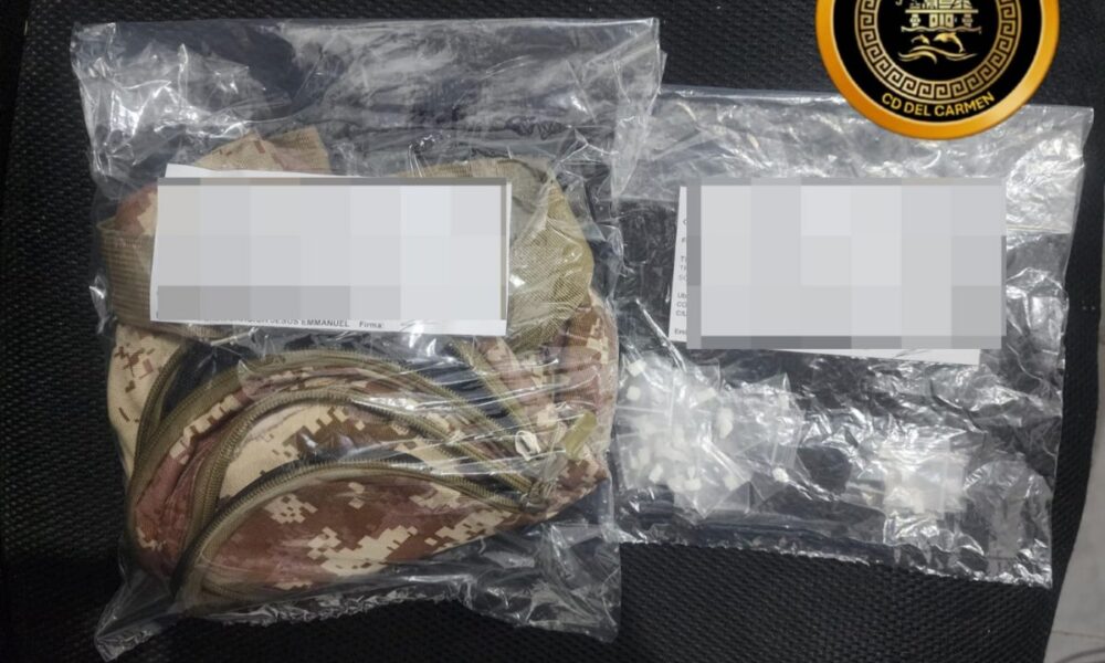 SPSC ASEGURA A SUJETO EN POSESIÓN DE PRESUNTA DROGA EN CARMEN