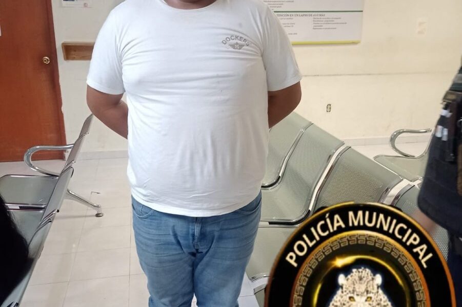 POLICÍA MUNICIPAL ASEGURA A DOS SUJETOS EN POSESIÓN DE PRESUNTA DROGA EN CALAKMUL