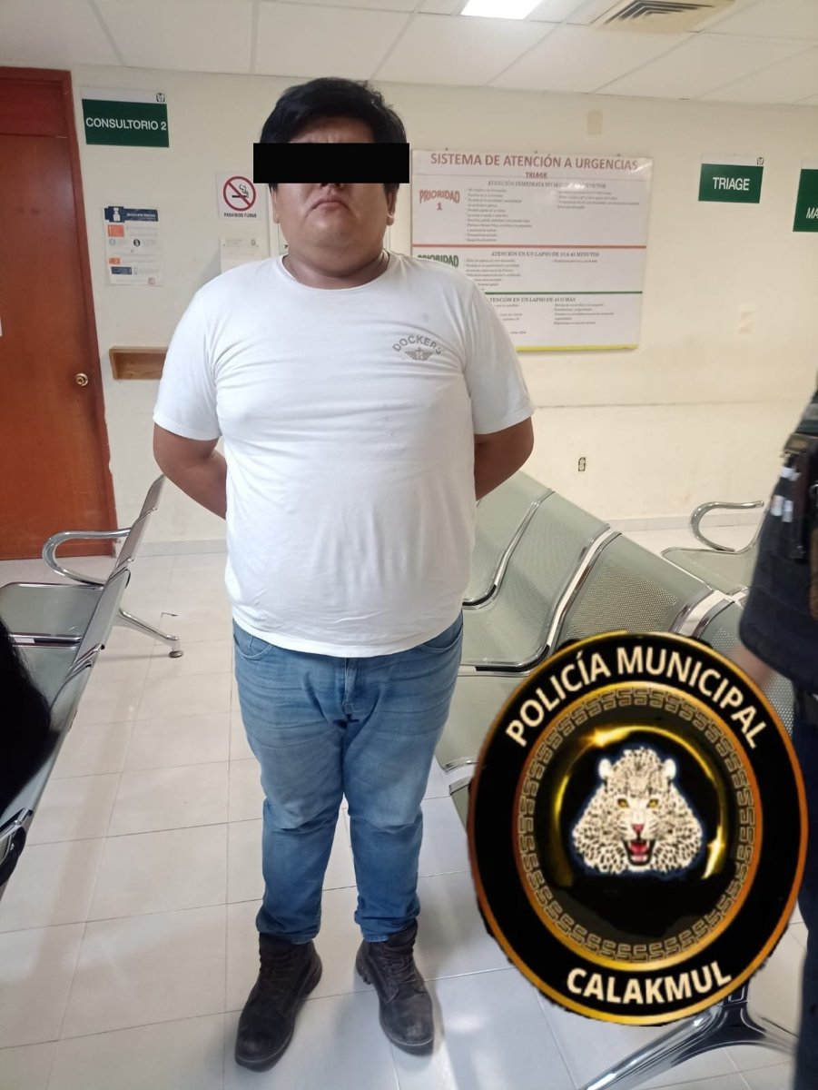 POLICÍA MUNICIPAL ASEGURA A DOS SUJETOS EN POSESIÓN DE PRESUNTA DROGA EN CALAKMUL