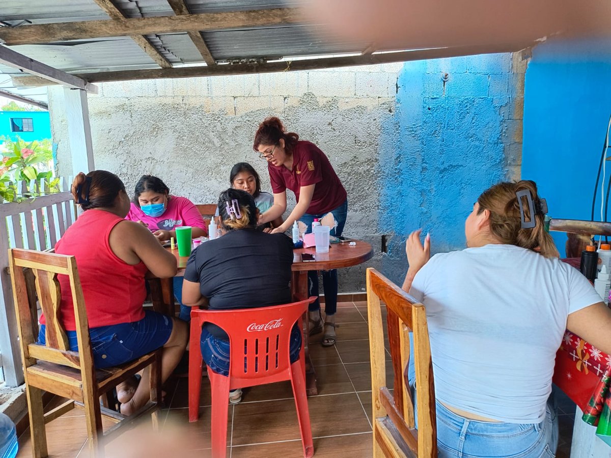 CURSO “APLICACIÓN Y DECORACIÓN DE UÑAS ACRÍLICAS AVANZADO” DEL ICAT PLANTEL XPUJIL