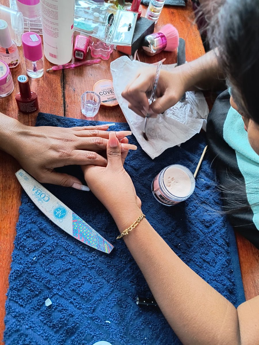 CURSO “APLICACIÓN Y DECORACIÓN DE UÑAS ACRÍLICAS AVANZADO” DEL ICAT PLANTEL XPUJIL