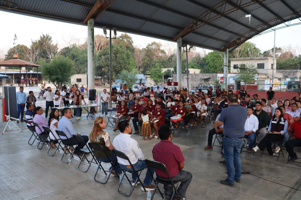 IEEA FIRMA CONVENIO CON MUNICIPIO DE HOPELCHÉN CONTRA EL ANALFABETISMO