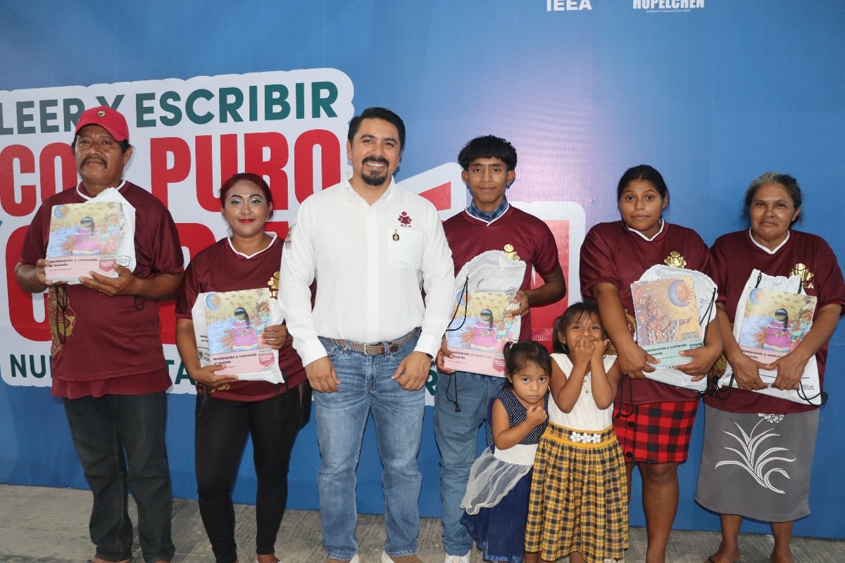 IEEA FIRMA CONVENIO CON MUNICIPIO DE HOPELCHÉN CONTRA EL ANALFABETISMO