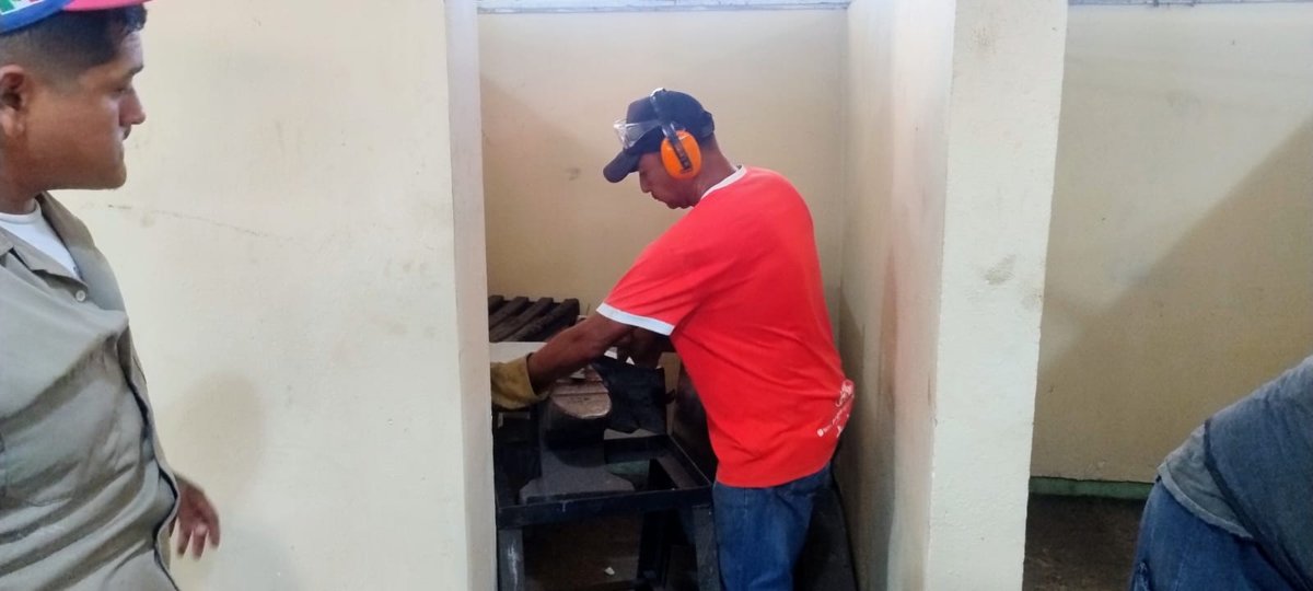ESTUDIANTES DEL ICAT PLANTEL CHAMPOTÓN REALIZAN SERVICIO COMUNITARIO EN BENEFICIO DE LA ASOCIACIÓN GANADERA DEL MUNICIPIO