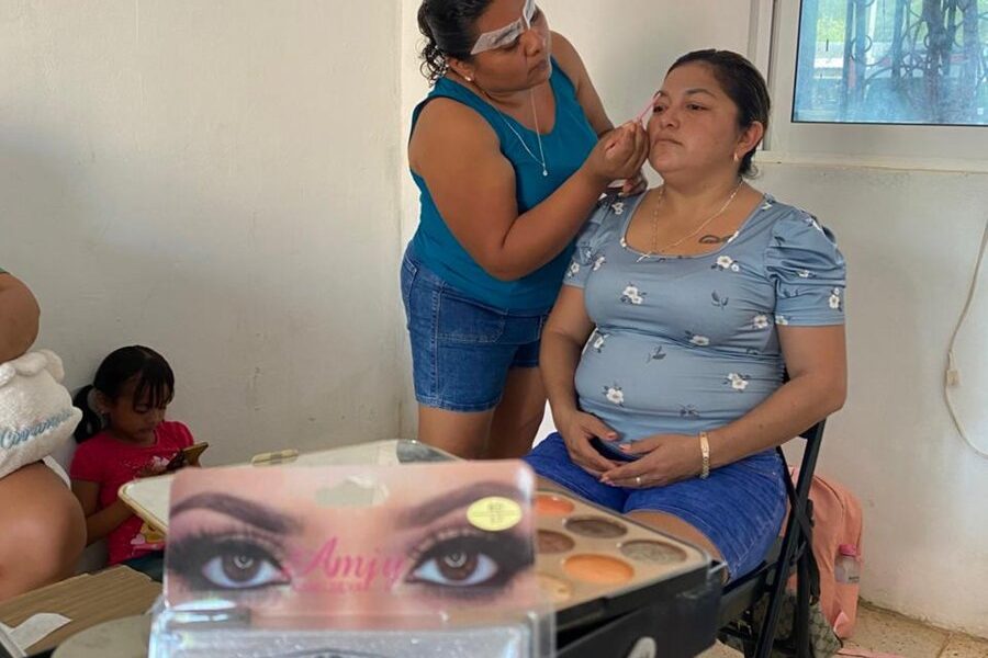 CURSO DEL ICAT ACCIÓN MÓVIL DZIBALCHÉN DE “MAQUILLAJE DEL ROSTRO” , IMPARTIDO EN LA JUNTA MUNICIPAL DE BOLONCHÉN DE REJÓN, HOPELCHÉN