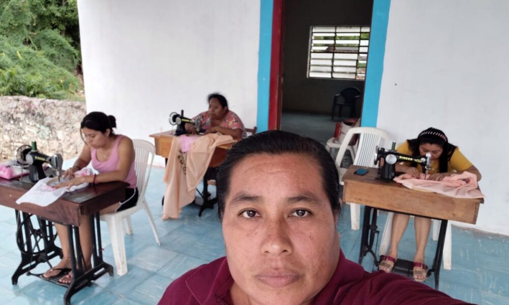 ICAT ACCIÓN MÓVIL DZIBALCHÉN IMPARTIÓ CURSO DE “DIFERENTES PUNTADAS DE BORDADO A MÁQUINA” , EN LA COMUNIDAD DE CHUNCHINTOK DE HOPELCHÉN