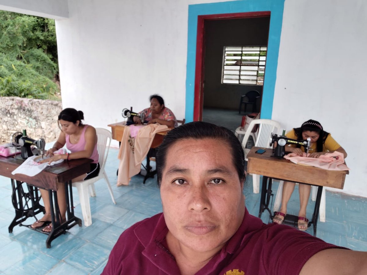 ICAT ACCIÓN MÓVIL DZIBALCHÉN IMPARTIÓ CURSO DE “DIFERENTES PUNTADAS DE BORDADO A MÁQUINA” , EN LA COMUNIDAD DE CHUNCHINTOK DE HOPELCHÉN