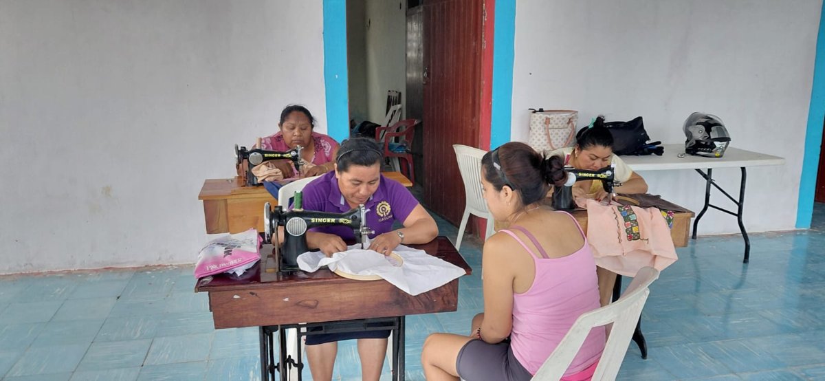 ICAT ACCIÓN MÓVIL DZIBALCHÉN IMPARTIÓ CURSO DE “DIFERENTES PUNTADAS DE BORDADO A MÁQUINA” , EN LA COMUNIDAD DE CHUNCHINTOK DE HOPELCHÉN