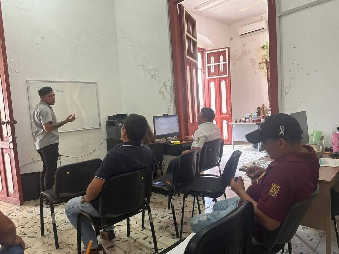 TALLER DE ORTOGRAFÍA PARA EL PERSONAL ADMINISTRATIVO EN EL ICAT ACCIÓN MÓVIL DZIBALCHÉN