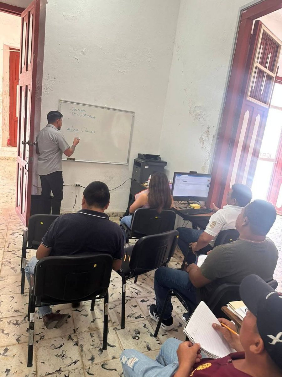 TALLER DE ORTOGRAFÍA PARA EL PERSONAL ADMINISTRATIVO EN EL ICAT ACCIÓN MÓVIL DZIBALCHÉN