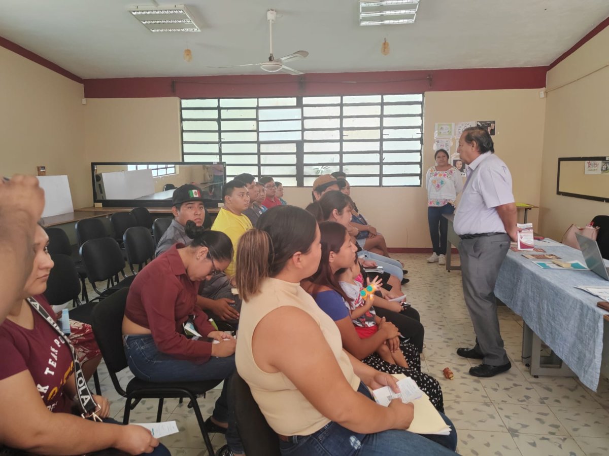 REUNIÓN INFORMATIVA DEL ICAT ACCIÓN MÓVIL HECELCHAKÁN CON JÓVENES CONSTRUYENDO EL FUTURO