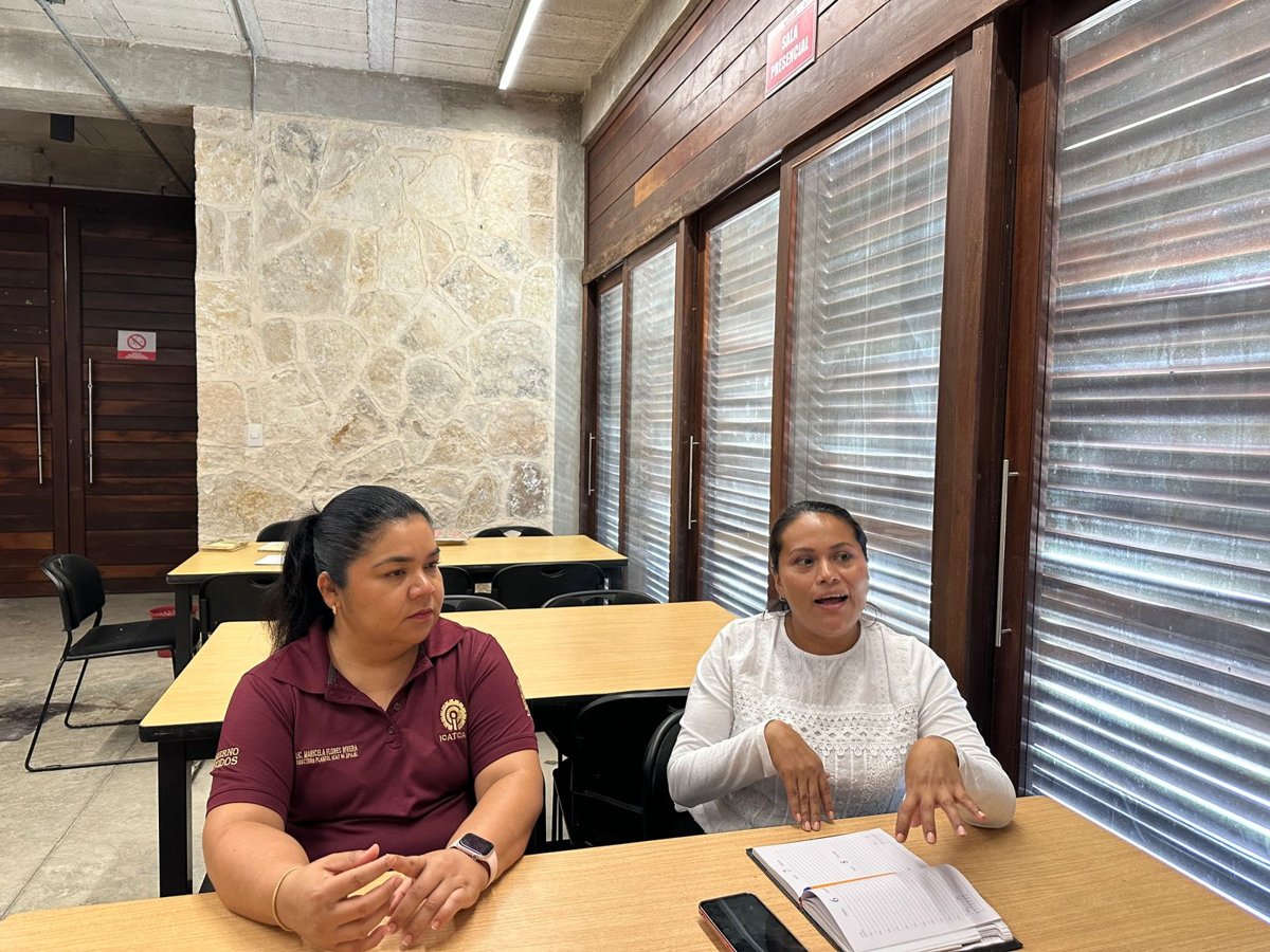 REUNION DEL ICAT PLANTEL XPUJIL CON DELEGADA DEL IEEA EN CALAKMUL