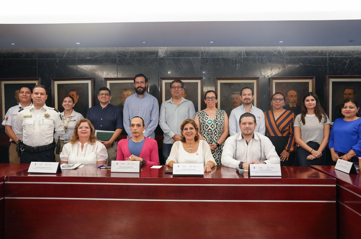 ENCABEZA LIZ HERNÁNDEZ PRIMERA SESIÓN DE LA JUNTA DE GOBIERNO