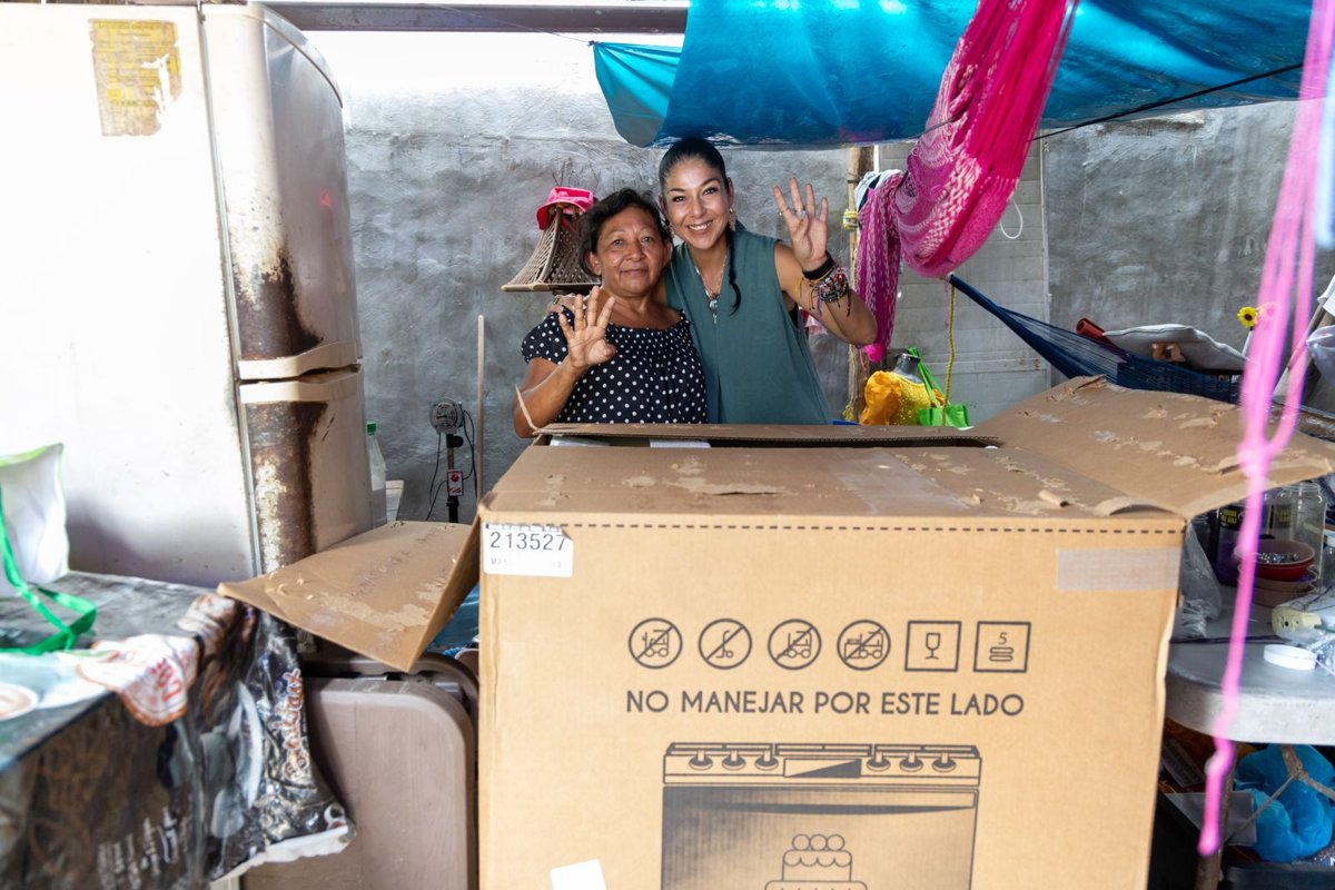 ENTREGA DE APOYOS A FAMILIA CAMPECHANA PARA IMPULSAR SU ECONOMÍA FAMILIAR