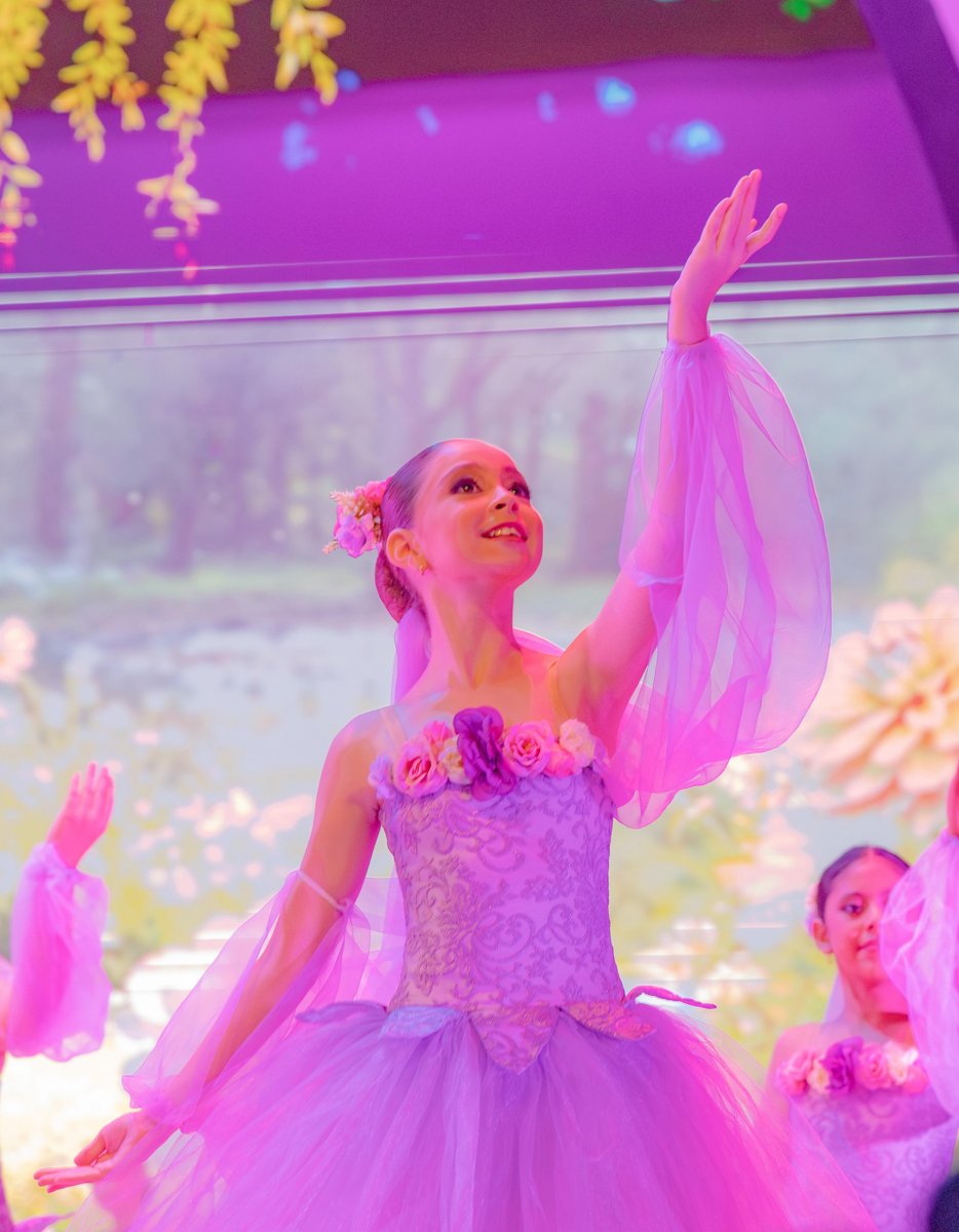 ENCABEZA LIZ HERNÁNDEZ CLAUSURA DE CURSO EN LA ESCUELA DE DANZA “ANA ROSA CÁCERES DE BAQUEIRO”