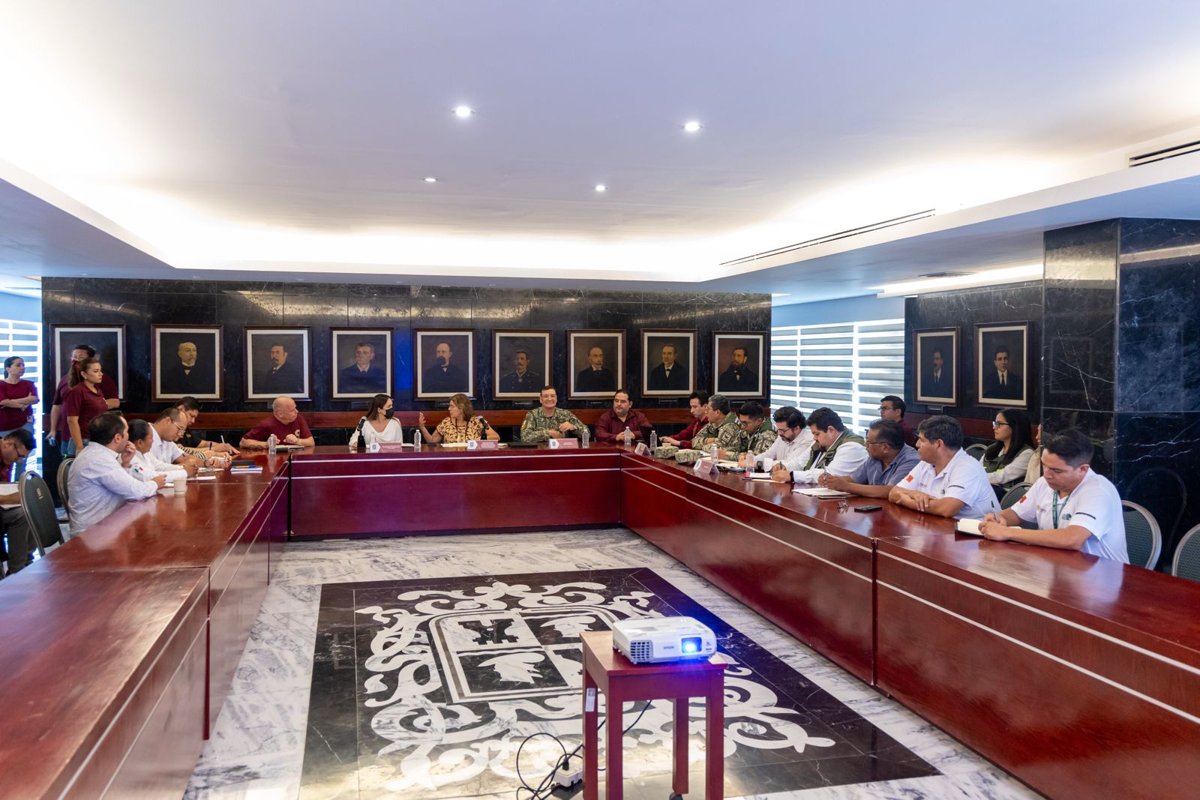 REVISAN AVANCES DE OBRAS COMPLEMENTARIAS DEL TREN LIGERO EN CAMPECHE