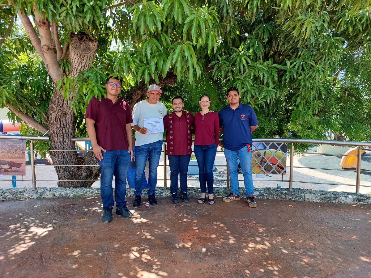 PREMIAN A GANADORES DE “MIRADAS EMPLUMADAS”