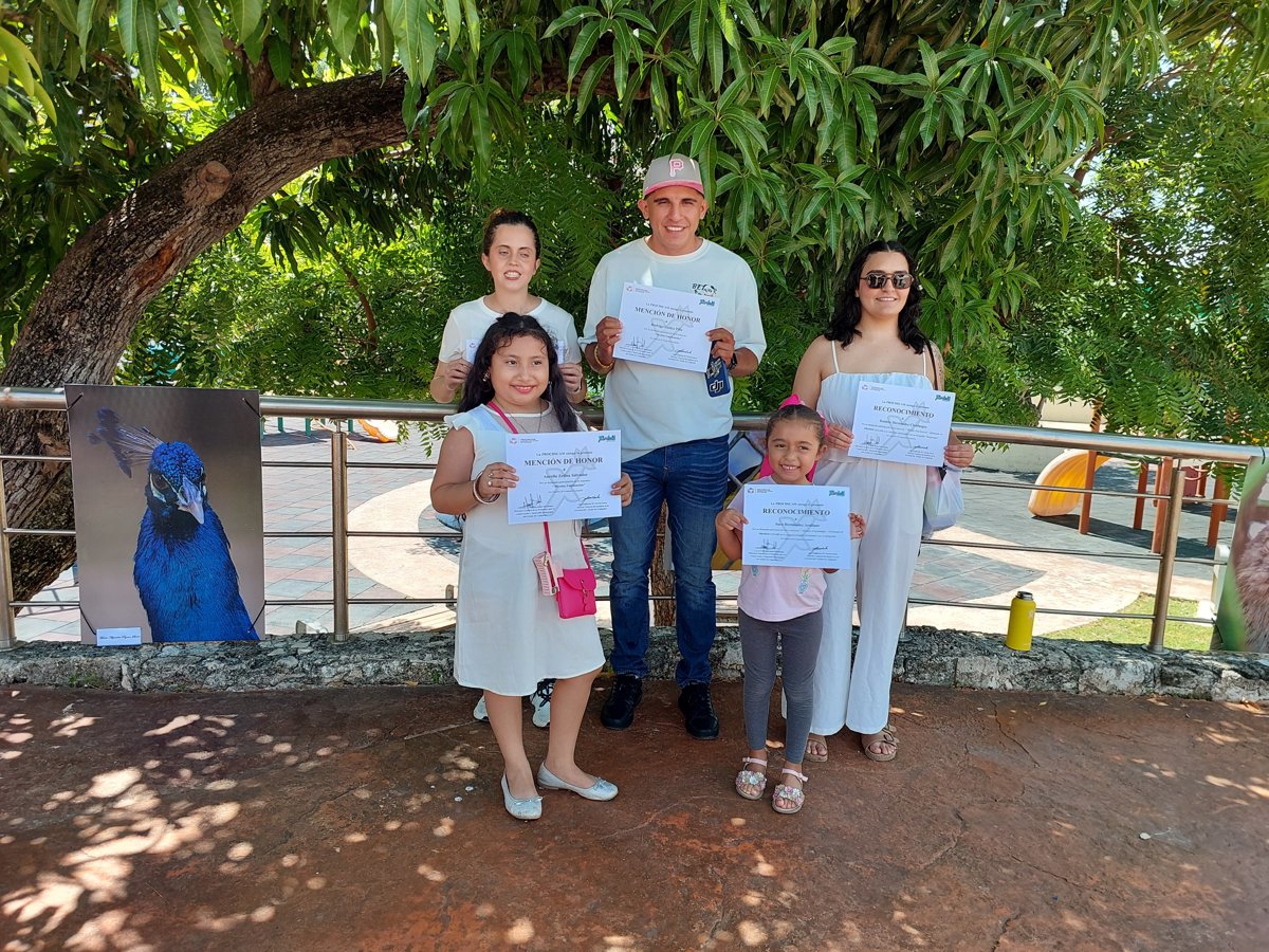 PREMIAN A GANADORES DE “MIRADAS EMPLUMADAS”