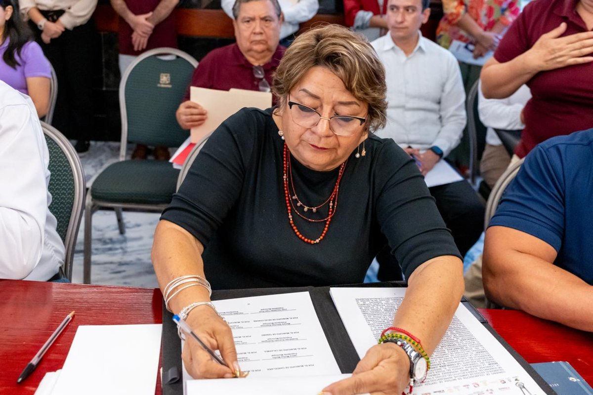 A TRAVÉS DE LA SEGOB FIRMAN CONVENIO CON AYUNTAMIENTOS PARA REGULARIZAR ASENTAMIENTOS IRREGULARES