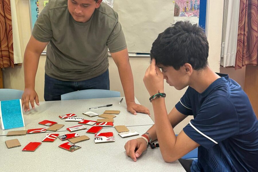 JÓVENES DEL COBACAM SON OVACIONADOS EN INGLATERRA Y RECIBEN RECONOCIMIENTOS EN INTERCAMBIO CULTURAL