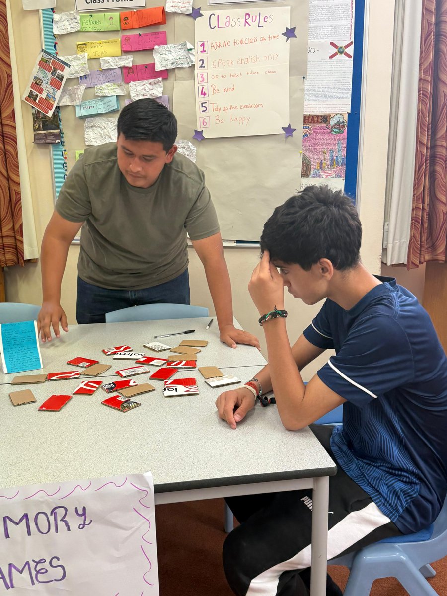 JÓVENES DEL COBACAM SON OVACIONADOS EN INGLATERRA Y RECIBEN RECONOCIMIENTOS EN INTERCAMBIO CULTURAL