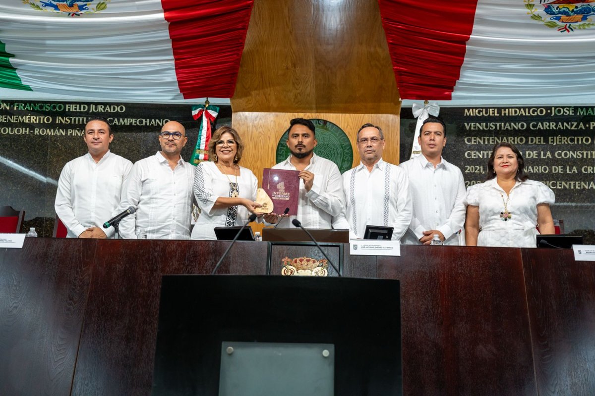 LA SECRETARIA DE GOBIERNO, LIZ HERNÁNDEZ, ENTREGÓ AL CONGRESO DEL ESTADO EL DOCUMENTO DEL IV INFORME DE LA GOBERNADORA LAYDA SANSORES SAN ROMÁN