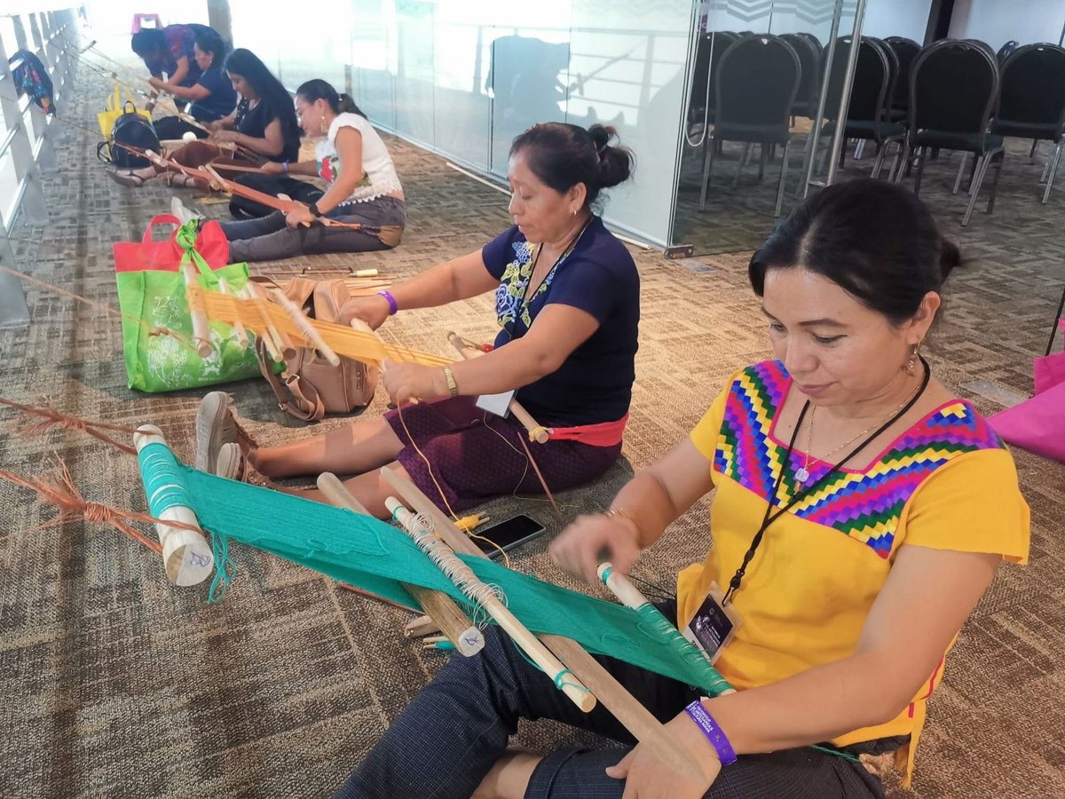 CULMINA TERCER FORO PENINSULAR DE ARTESANÍAS Y CULTURA MAYA CON GRAN PARTICIPACIÓN E INTEGRACIÓN REGIONAL E INTERNACIONAL, SECRETARÍA DE DESARROLLO ECONÓMICO