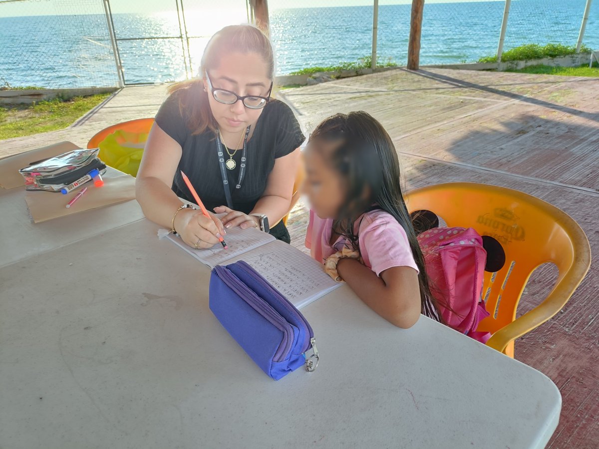 APICAM IMPARTE DIVERSOS TALLERES PARA NIÑOS Y ADOLESCENTES EN FARO DE ISLA ARENA