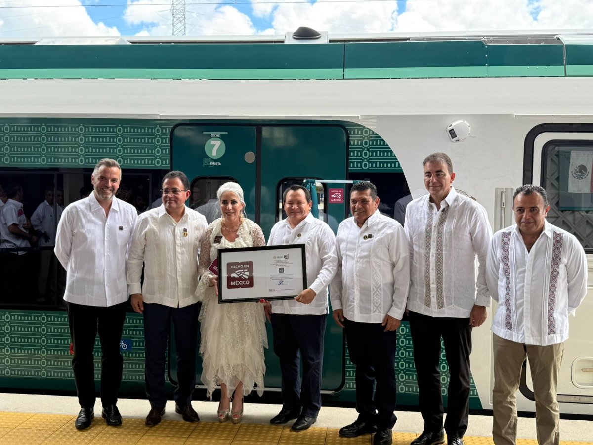 JORGE LAVALLE MAURY ASISTE EN REPRESENTACIÓN DE LA GOBERNADORA, LAYDA SANSORES, A LA ENTREGA DEL DISTINTIVO “HECHO EN MÉXICO” AL TREN MAYA