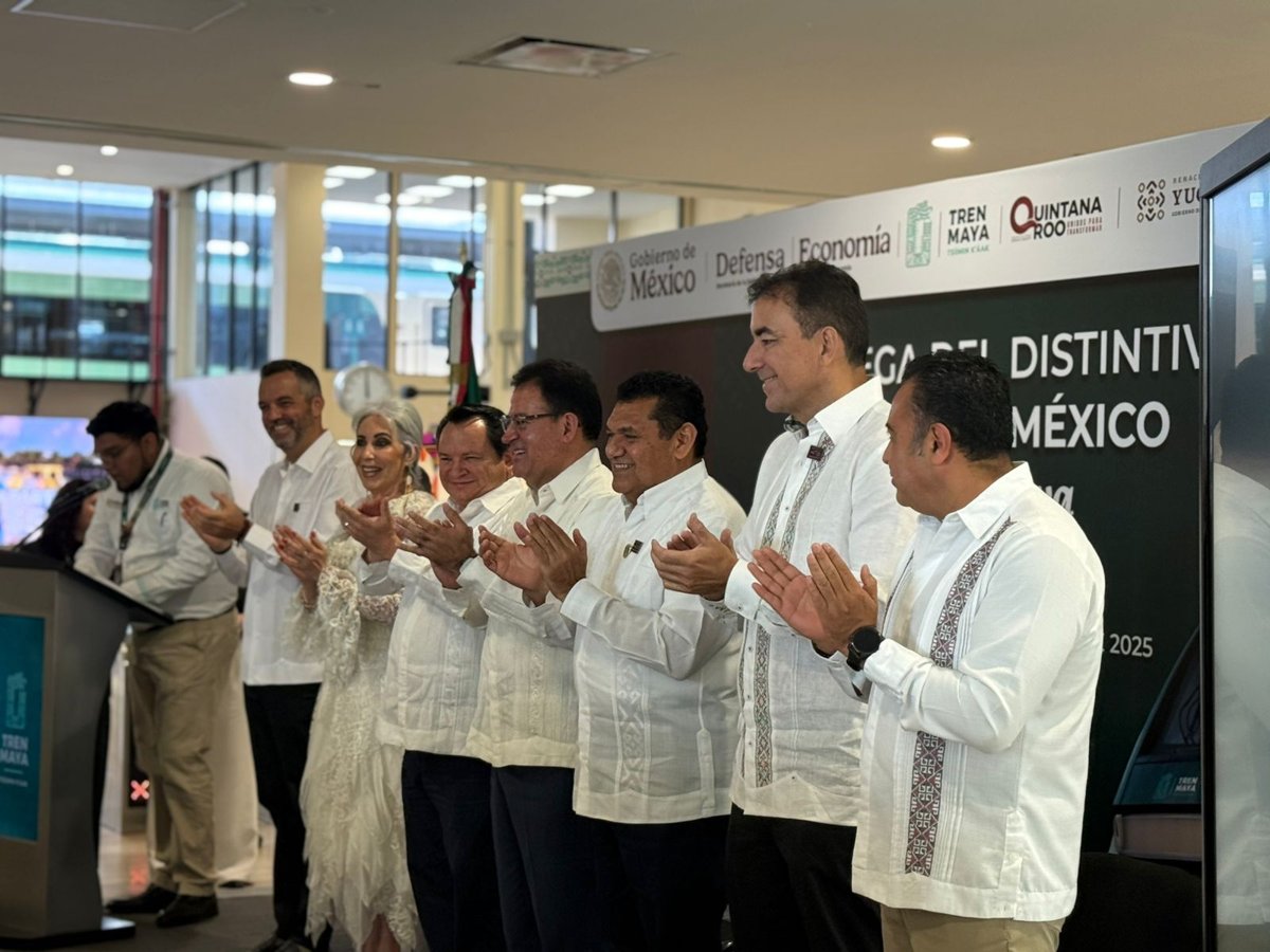 JORGE LAVALLE MAURY ASISTE EN REPRESENTACIÓN DE LA GOBERNADORA, LAYDA SANSORES, A LA ENTREGA DEL DISTINTIVO “HECHO EN MÉXICO” AL TREN MAYA